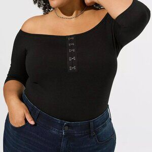 NWTS Foxy Off-Shoulder Hook And Eyelet Placket Top Size 5
